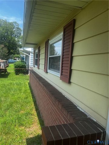 915 Rosewood Ter, Petersburg, VA 23805