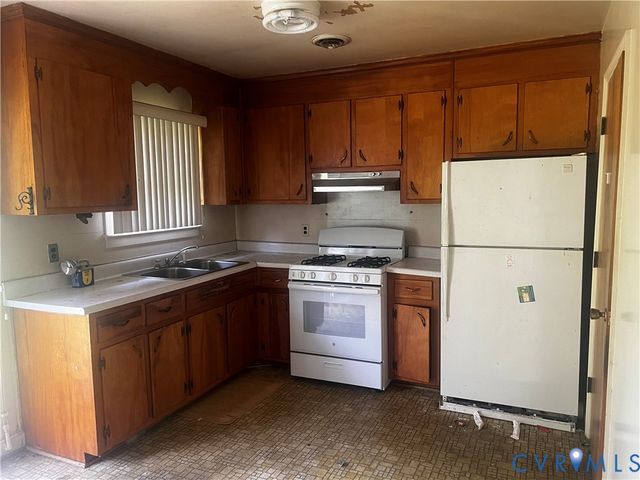 915 Rosewood Ter, Petersburg, VA 23805