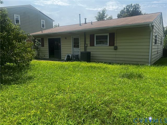 915 Rosewood Ter, Petersburg, VA 23805