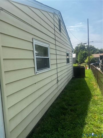 915 Rosewood Ter, Petersburg, VA 23805