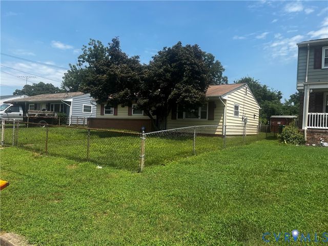 915 Rosewood Ter, Petersburg, VA 23805