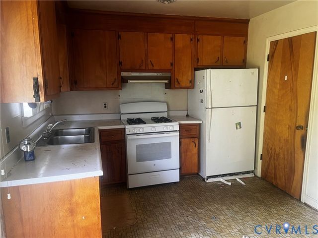 915 Rosewood Ter, Petersburg, VA 23805