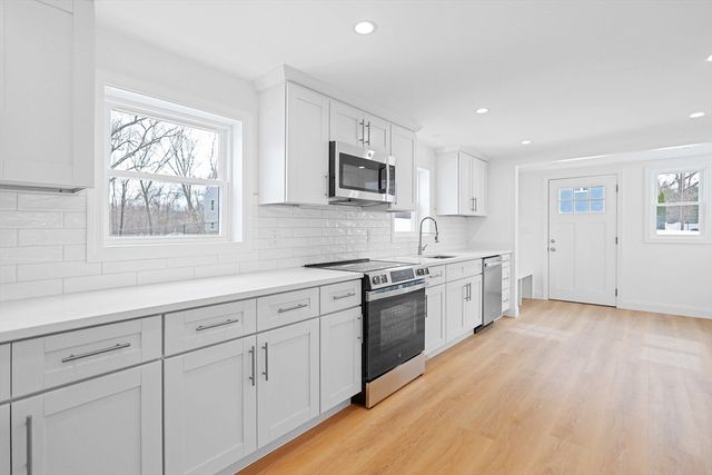 201 Aberdeen Road, Methuen, MA 01844