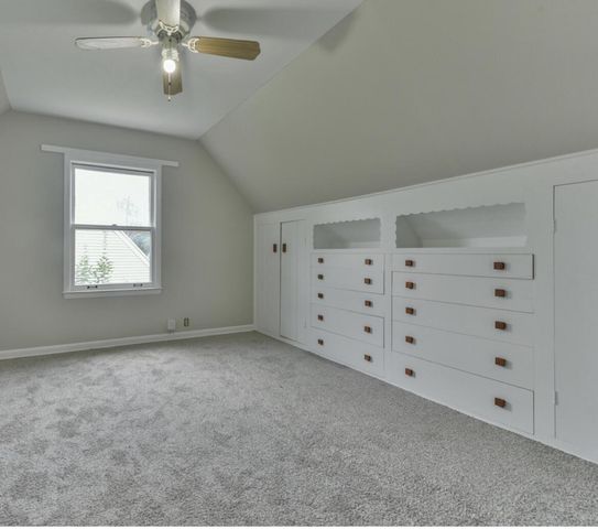 5620 W Thurston AVENUE, Milwaukee, WI 53218