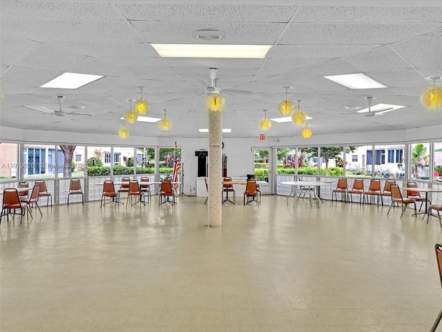 610 NE 12th Ave 203, Hallandale Beach, FL 33009