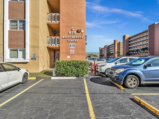 610 NE 12th Ave 203, Hallandale Beach, FL 33009