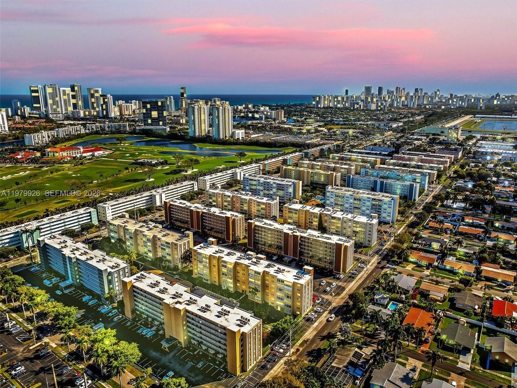 610 NE 12th Ave 203, Hallandale Beach, FL 33009