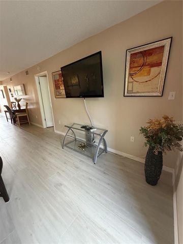 3176 LAKE BAYSHORE DRIVE 319, Bradenton, FL 34205