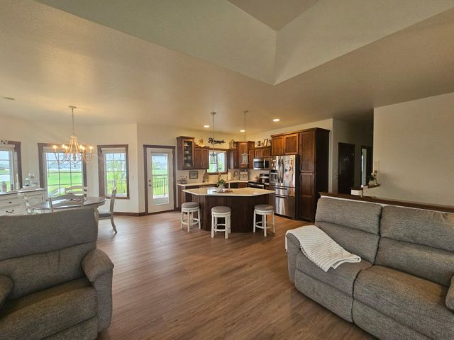 5002 45th Avenue S, Fargo, ND 58104