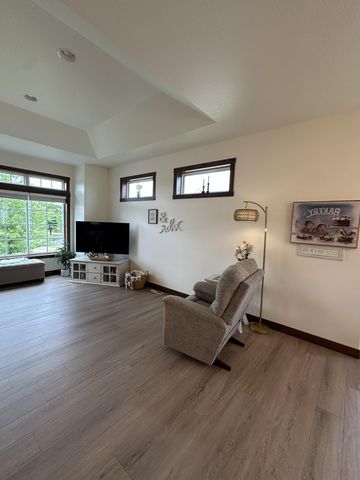 5002 45th Avenue S, Fargo, ND 58104