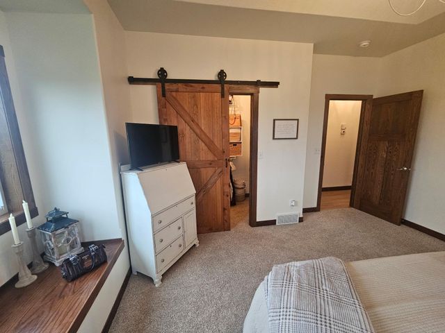 5002 45th Avenue S, Fargo, ND 58104