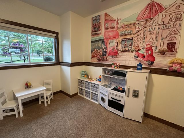 5002 45th Avenue S, Fargo, ND 58104