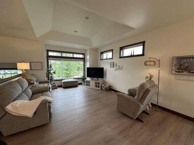 5002 45th Avenue S, Fargo, ND 58104