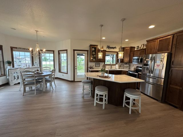 5002 45th Avenue S, Fargo, ND 58104