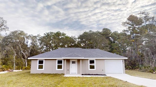 42 SEQUOIA LOOP COURT, Ocklawaha, FL 32179