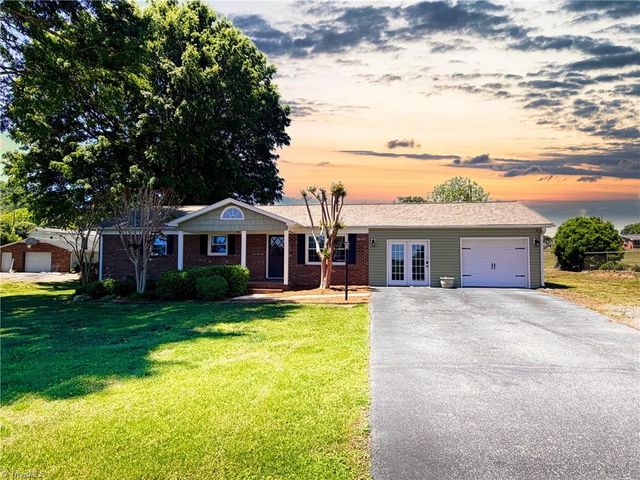 3216 Country View Road, Jonesville, NC 28642