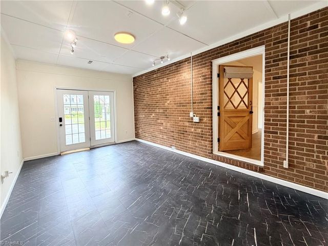 3216 Country View Road, Jonesville, NC 28642