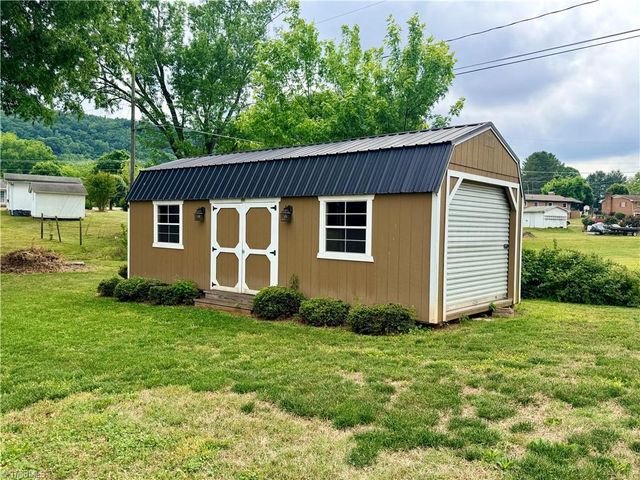 3216 Country View Road, Jonesville, NC 28642