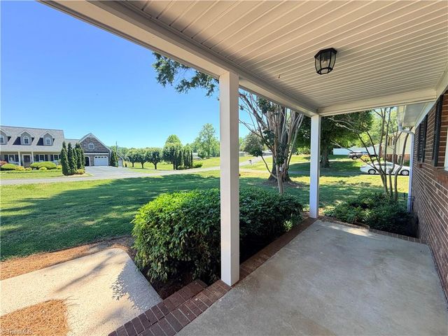 3216 Country View Road, Jonesville, NC 28642