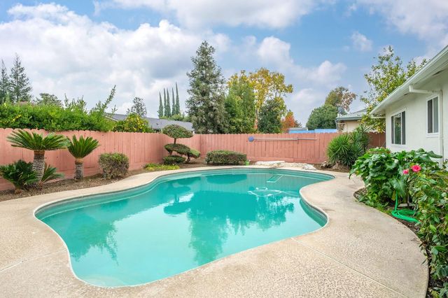 1646 W Paul Avenue, Fresno, CA 93711