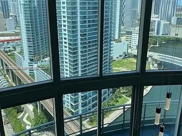 690 SW 1st Ct 3101, Miami, FL 33130
