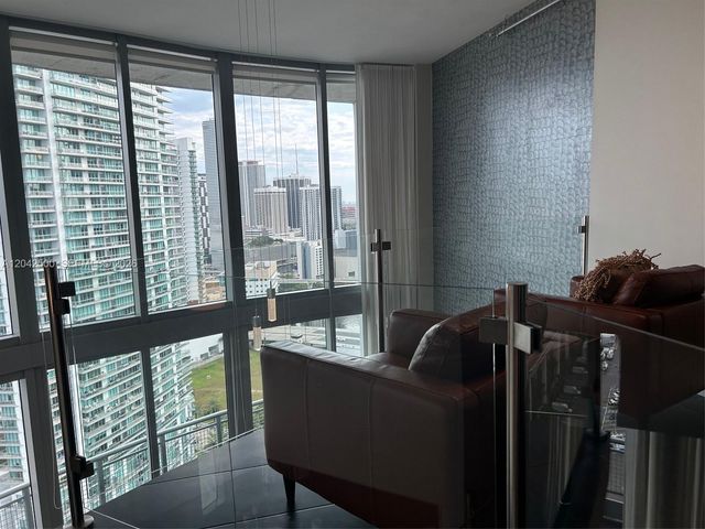 690 SW 1st Ct 3101, Miami, FL 33130