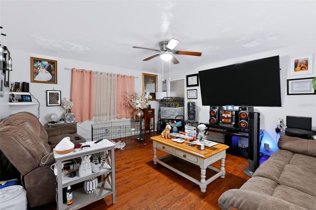 2409 GIDDENS AVENUE, Seffner, FL 33584