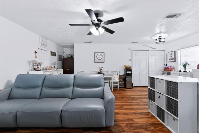 2409 GIDDENS AVENUE, Seffner, FL 33584