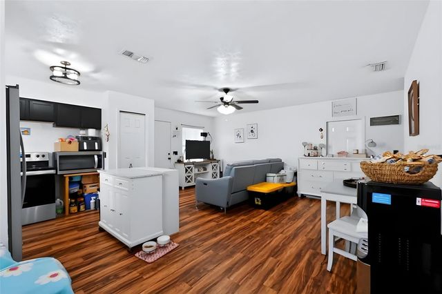 2409 GIDDENS AVENUE, Seffner, FL 33584