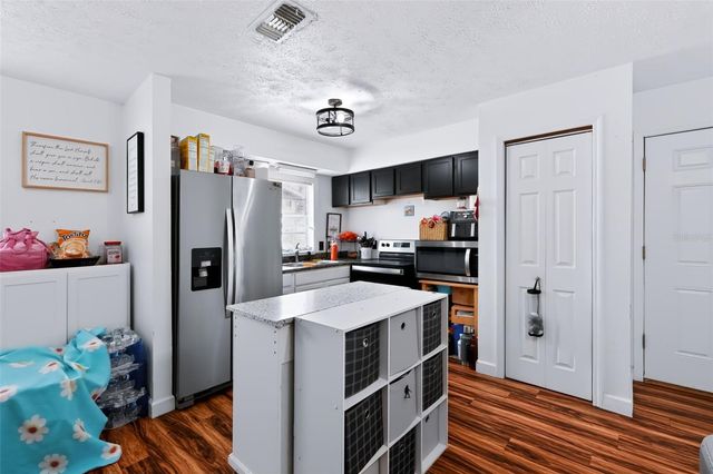 2409 GIDDENS AVENUE, Seffner, FL 33584