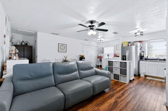 2409 GIDDENS AVENUE, Seffner, FL 33584