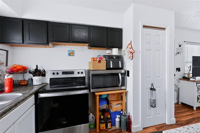 2409 GIDDENS AVENUE, Seffner, FL 33584