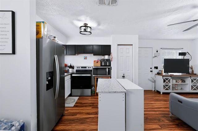 2409 GIDDENS AVENUE, Seffner, FL 33584