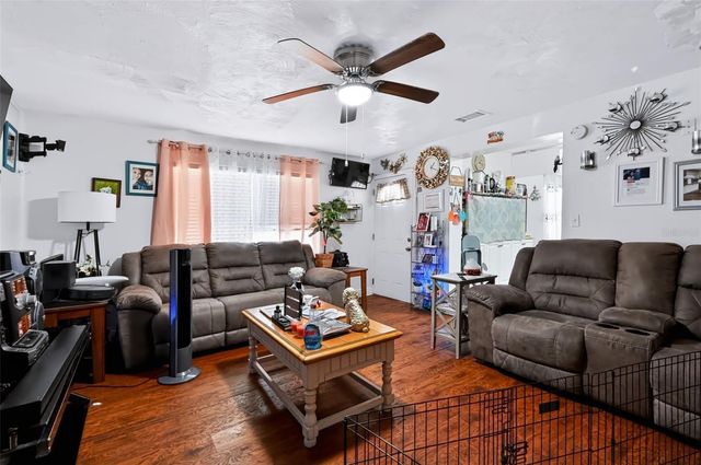 2409 GIDDENS AVENUE, Seffner, FL 33584
