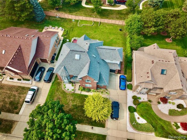 4493 Saint Albans Drive, Sterling Heights, MI 48314