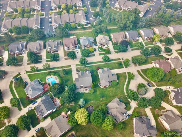 4493 Saint Albans Drive, Sterling Heights, MI 48314