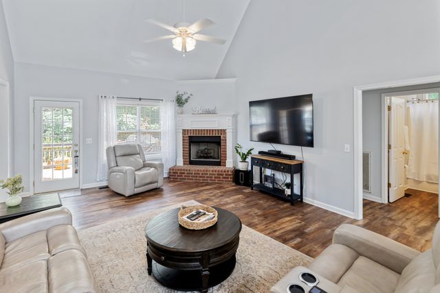 219 Oscar Ct, Murfreesboro, TN 37128