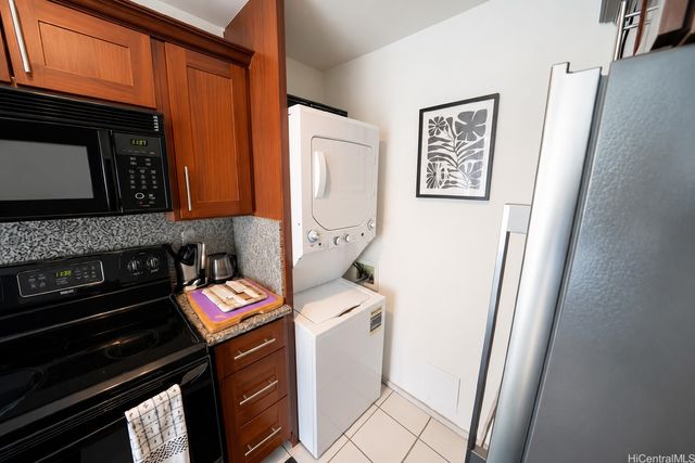 2410 Cleghorn Street 502, Honolulu, HI 96815