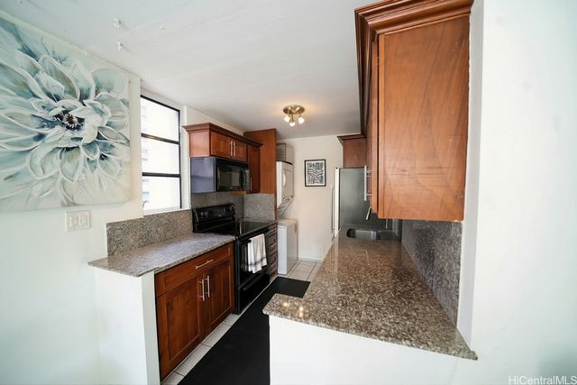 2410 Cleghorn Street 502, Honolulu, HI 96815