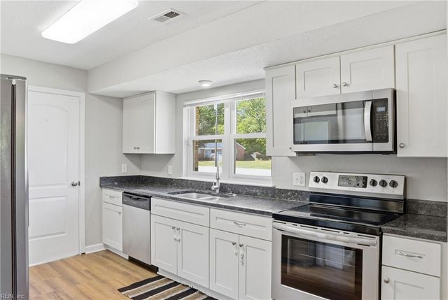 1349 Great Bridge BLVD, Chesapeake, VA 23320