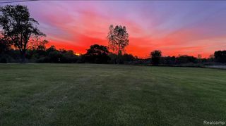 9507 Modena Farms, South Lyon, MI 48178