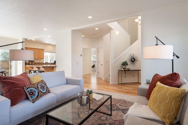 20669 Sierra Drive, Bend, OR 97701