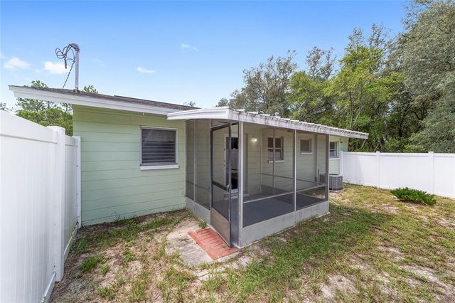 22507 SW BEACH BLVD, Dunnellon, FL 34431