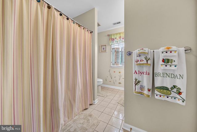 5134 CHURCH RD, Mount Laurel, NJ 08054