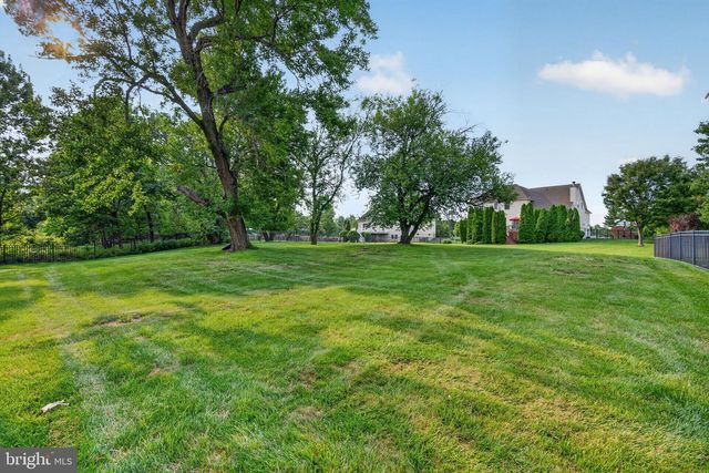 5134 CHURCH RD, Mount Laurel, NJ 08054