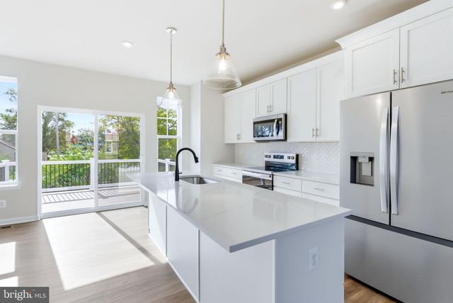 209 MONTEITH DR, Winchester, VA 22601