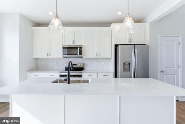 209 MONTEITH DR, Winchester, VA 22601