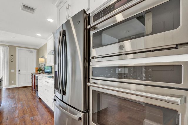 133 Farmingdale Drive, Jupiter, FL 33458