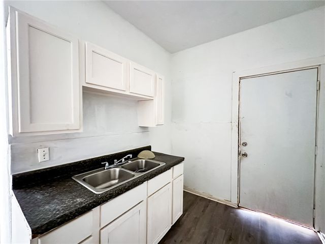 519 S Carancahua St, Corpus Christi, TX 78401