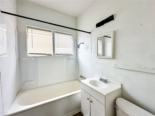 519 S Carancahua St, Corpus Christi, TX 78401
